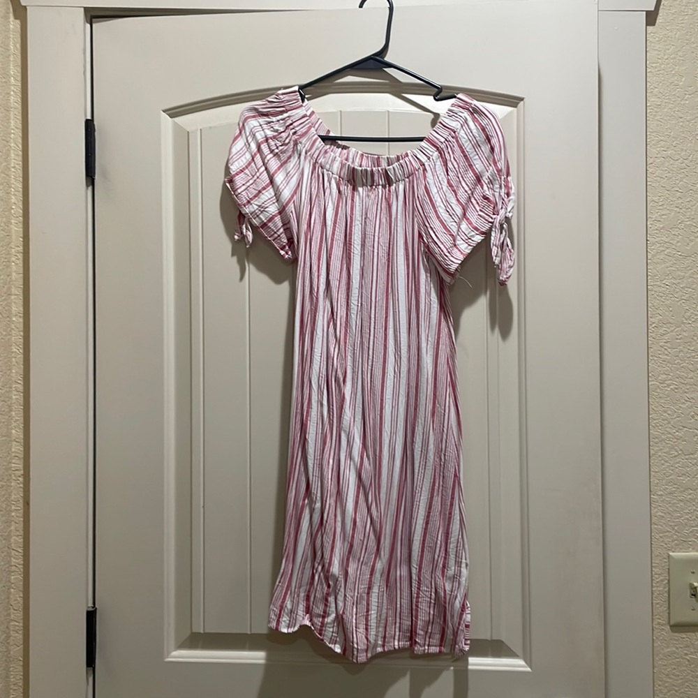 Red/pink striped dress. Short sleeve with bows on sleeve. Size S.